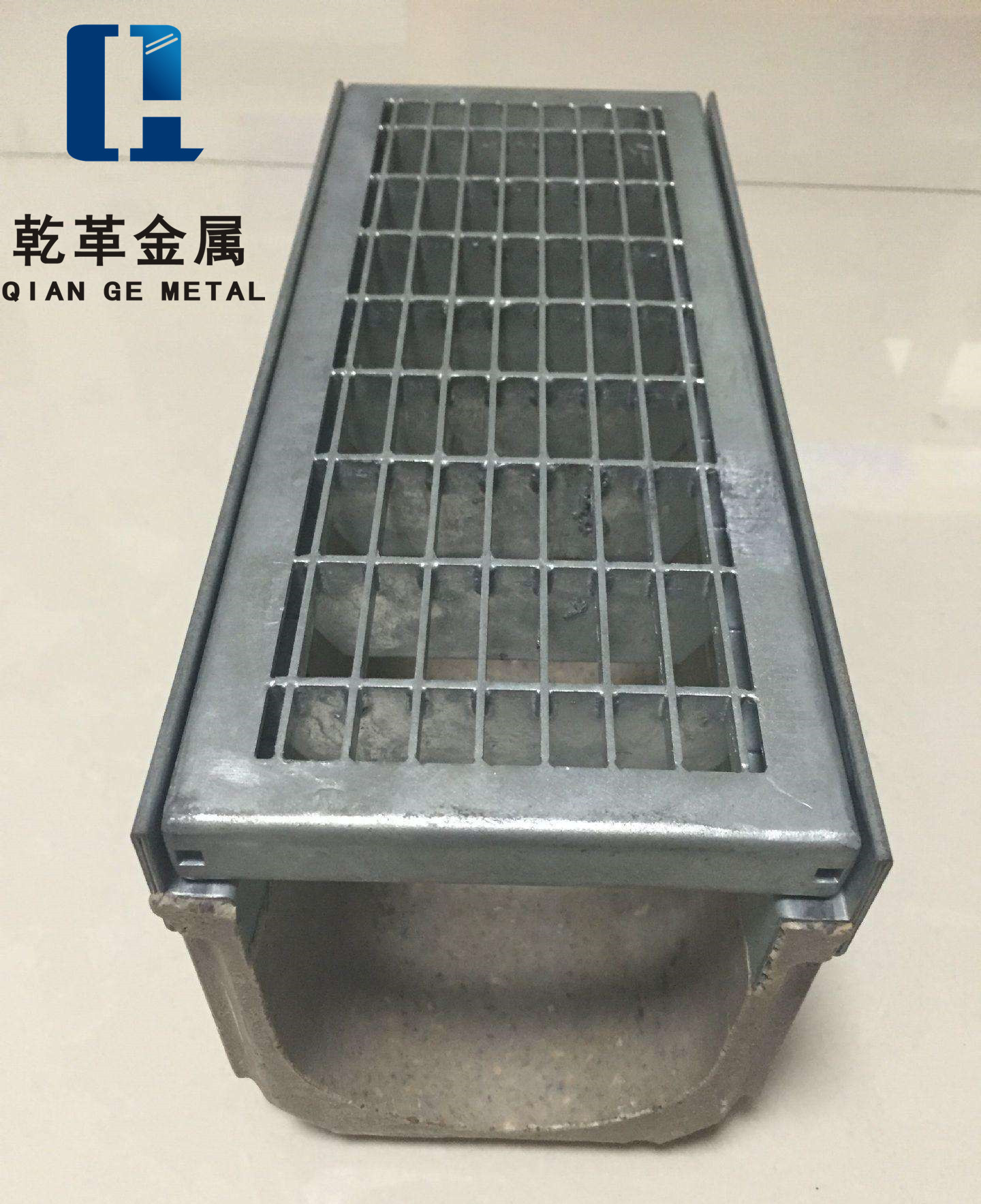 不銹鋼線性排水溝-02 不銹鋼線性排水溝-02